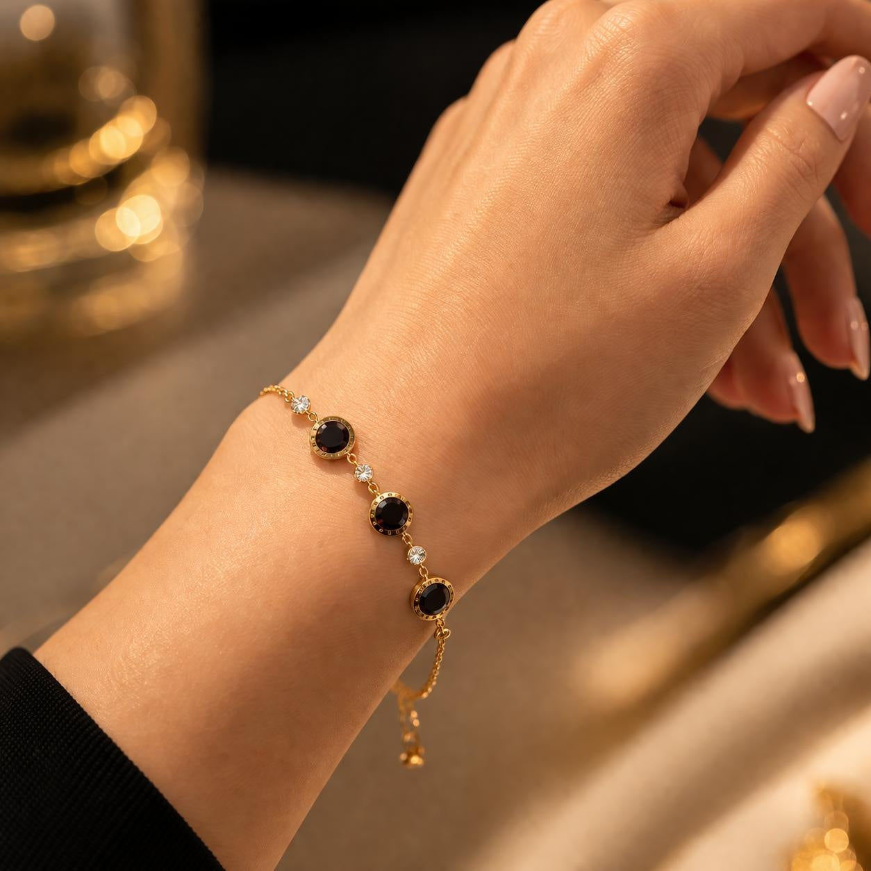 Brățară damă Roxé – inoxidabil, model elegant cu cristale negre și albe, reglabilă