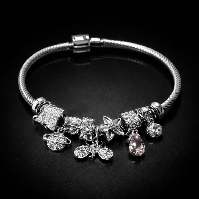 Bratara ROXE argintie cu albinuta charmuri elegante si cristale culori mixte