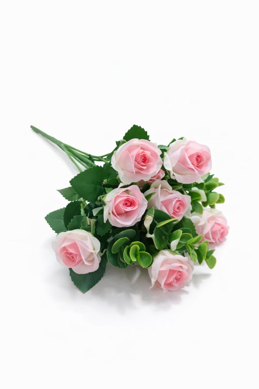 Buchet 11 trandafiri artificiali roz pal, frunze si eucalipt decorativ, 30cm