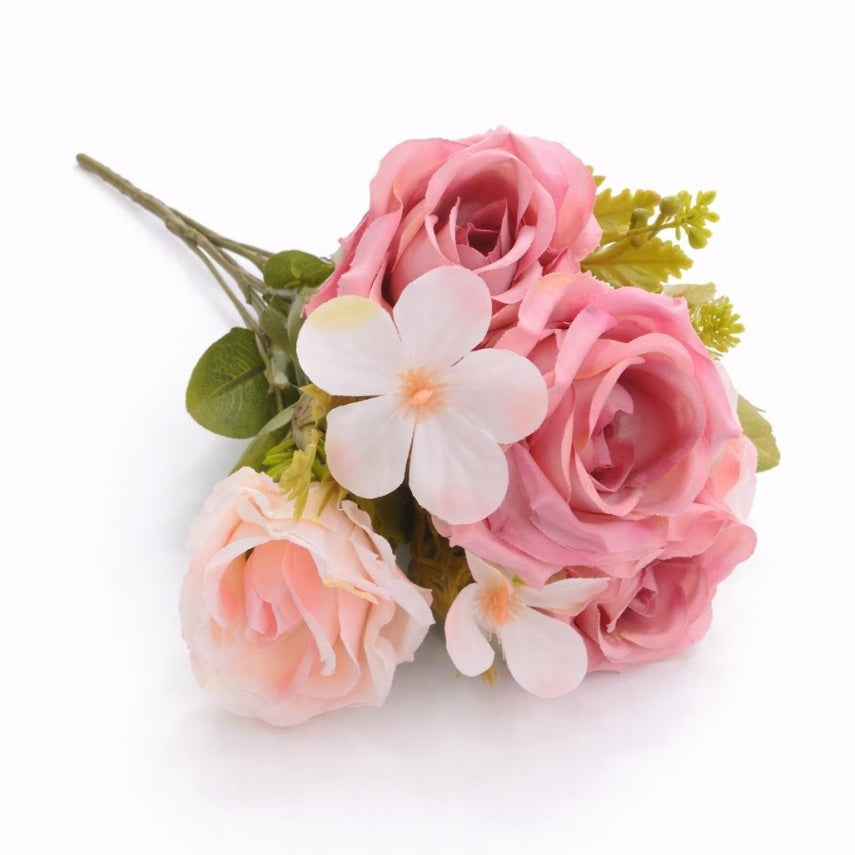 Buchet artificial 5 trandafiri si camelie crem cu roz delicat, boboci decorativi, 30cm