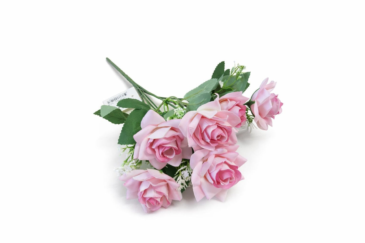 Buchet artificial deosebit cu 7 trandafiri catifelati, flori albe si frunze, roz crem 30cm