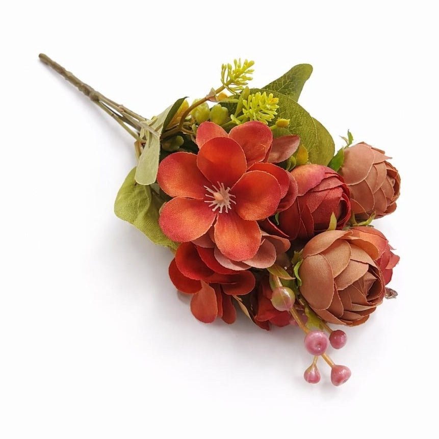 Buchet artificial maro cald cu trandafiri si camelie pe fir gros 30 cm