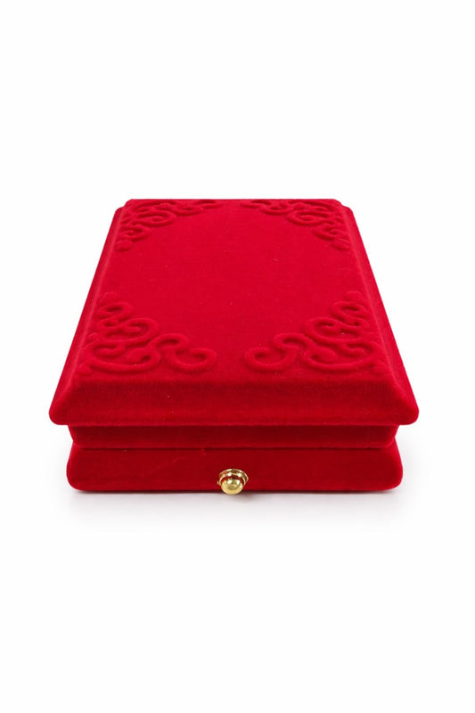 Cutie cadou catifea rosie 7x9x3,5 cm cu interior negru, pentru bijuterii sau martisor