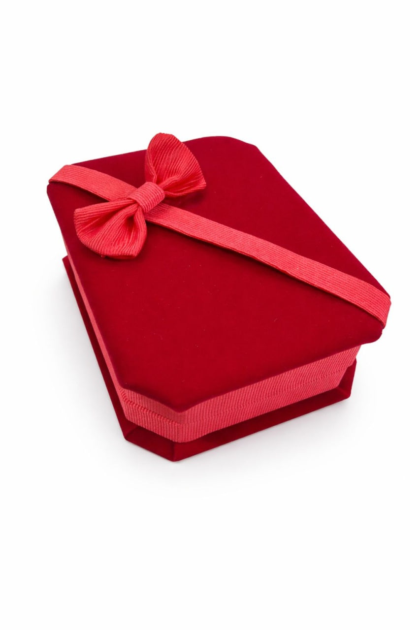 Cutie octogonala catifea rosie 7.5x10x3.5 cm cu interior negru, pentru bijuterii sau martisor