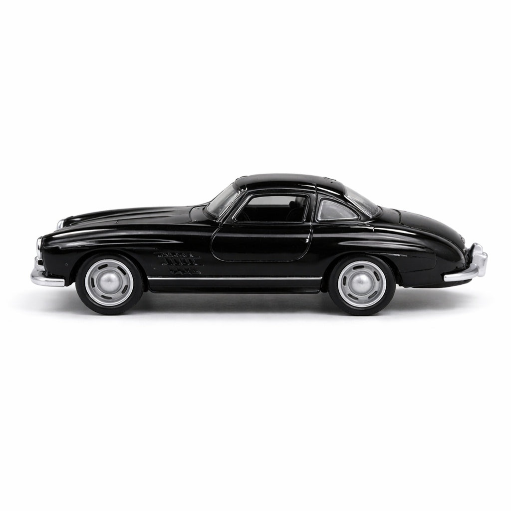 Masinuta metalica clasica neagra, die cast, 15.5x7 cm, model vintage realist cu usi functionale