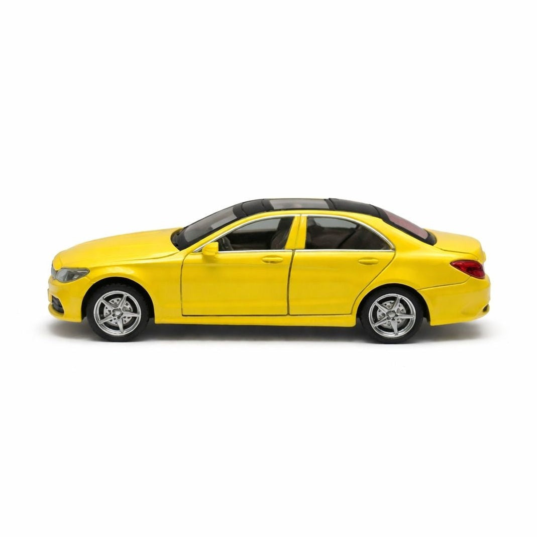 Masinuta sedan aliaj metalic scara aproximativa, galben cu acoperis negru, 6 ani+