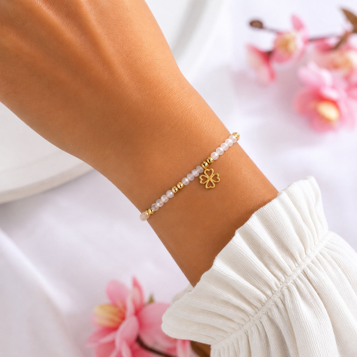 Set 12 Brățări Reglabile cu Pandantiv Trifoi Auriu – Brățări Elegante cu Mărgele