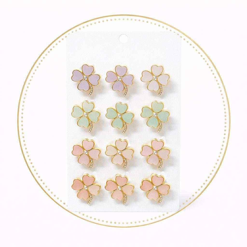 Set 12 brose martisor trifoi auriu cu strasuri, culori pastel asortate 15x9cm