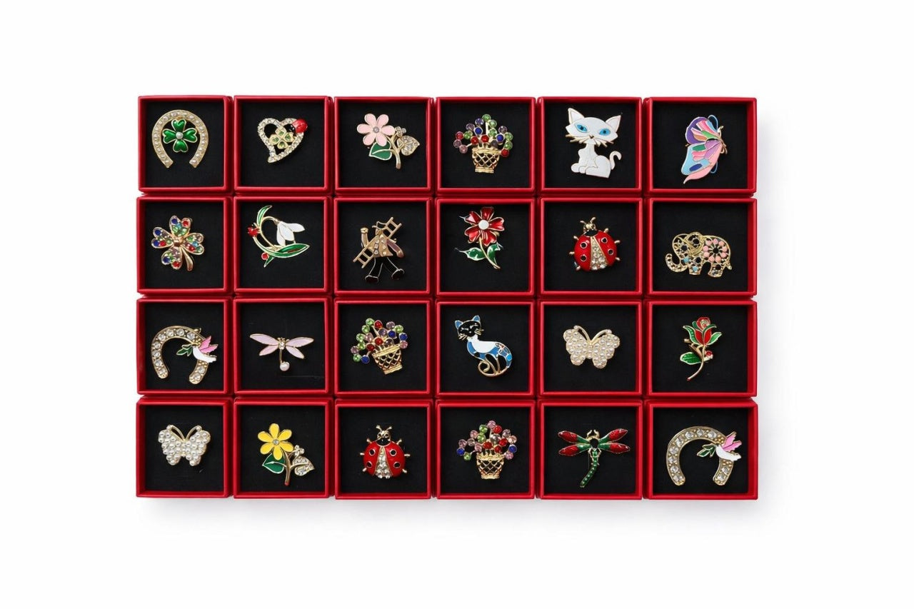 Set 24 brose diverse in cutiute 4x4 cm rosii, cadou primavara elegant si colorat