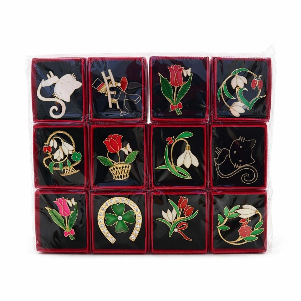 Set 24 martisor in cutiuta rosie 4x6 cm, 18g, model decorativ cu snur, cadou primavara