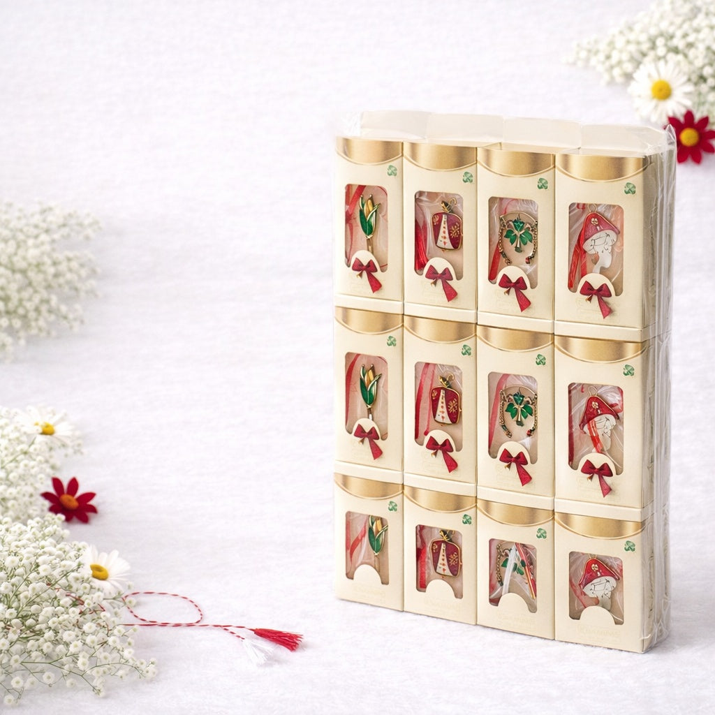 Set 30 Brose Martisor Metalice in Cutie Speciala cu Mesaj, Cadou 1 Martie 10x6 cm