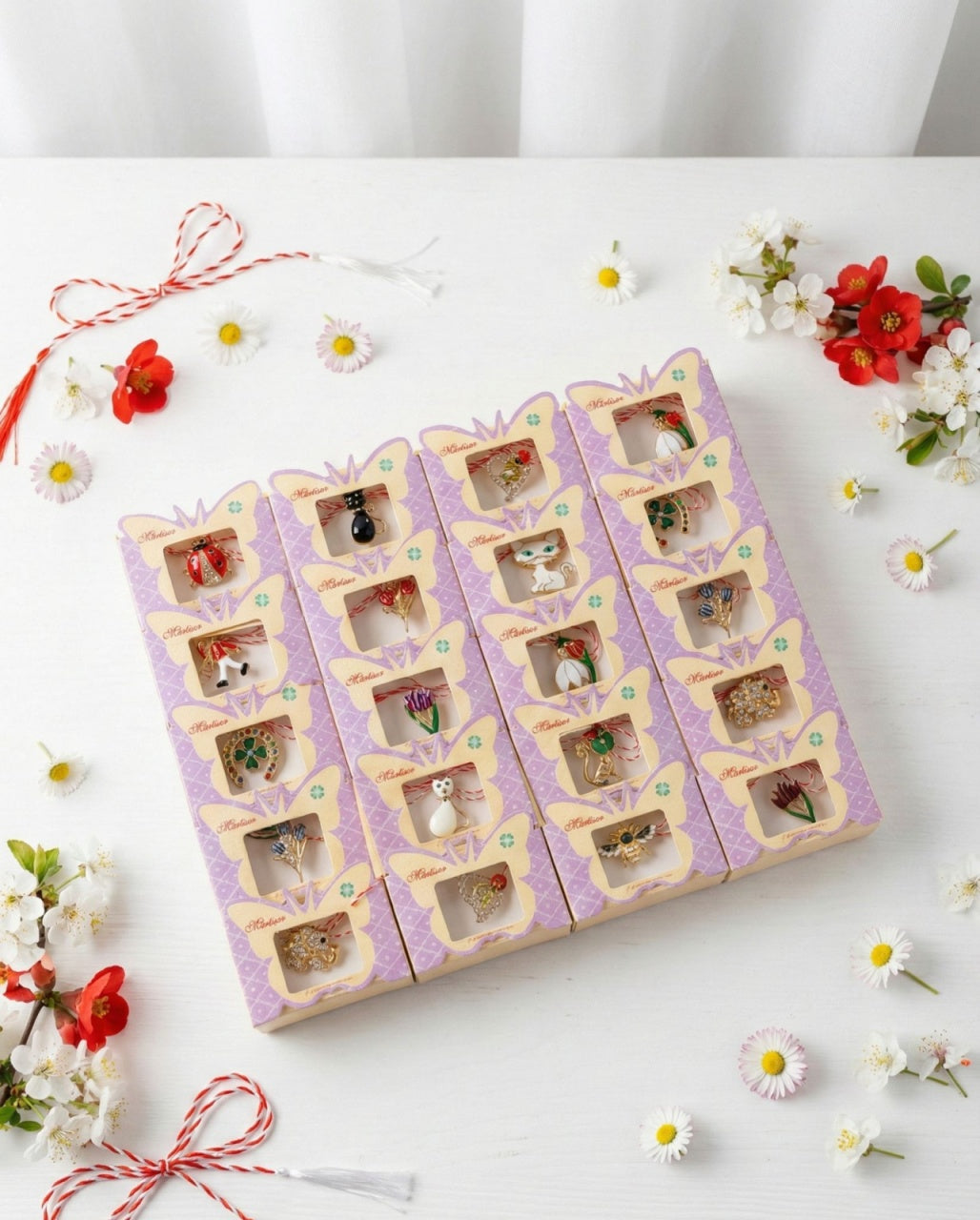 Set 40 brose martisor modele combinate, ambalaj individual