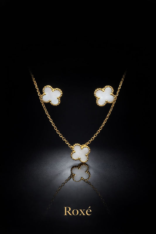 Set bijuterii Roxé auriu cu trifoi alb, colier si cercei eleganti