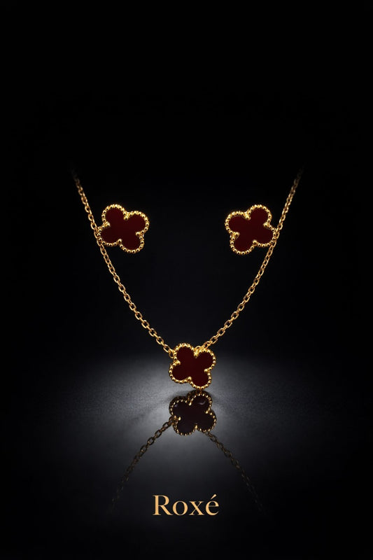 Set bijuterii Roxé auriu cu trifoi bordo, colier si cercei eleganti