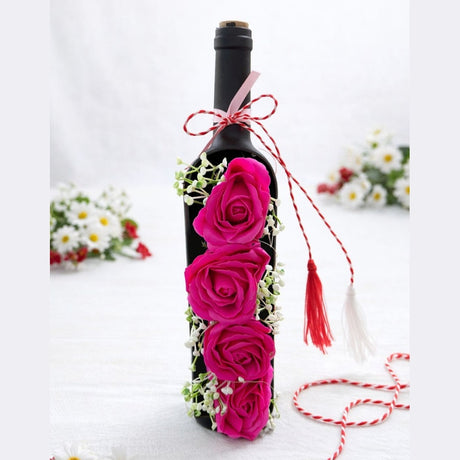 Sticla Decorativa cu 4 Trandafiri Rosii si LED, Cadou Romantic Elegant, 33x7x7 cm