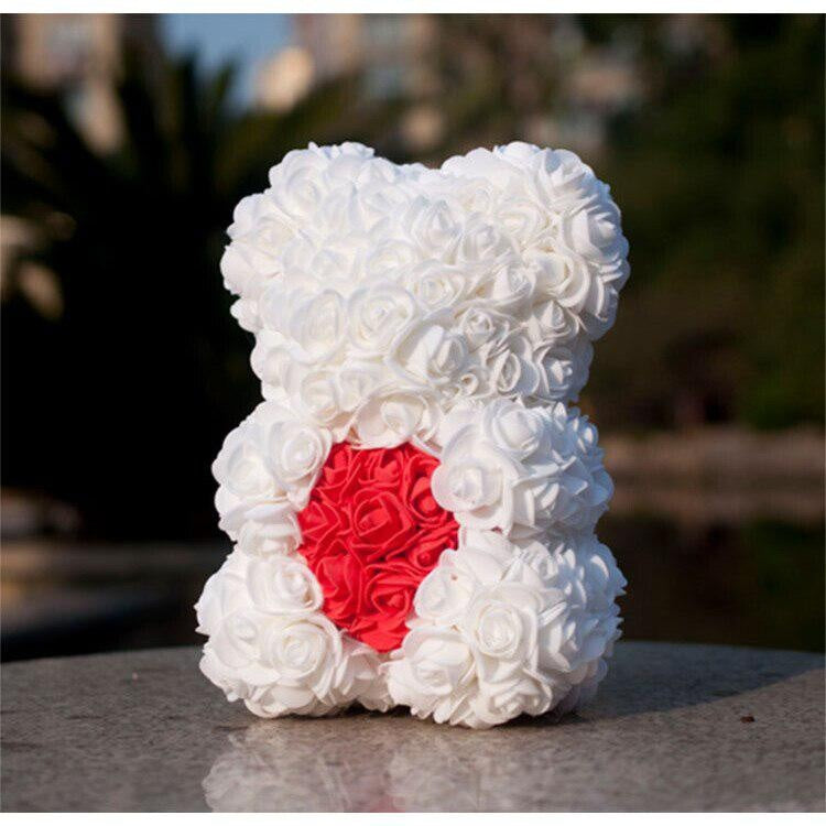 Ursulet decorativ Alb cu inimioara rosie 23cm din trandafiri spuma si cutie cadou cu panglica
