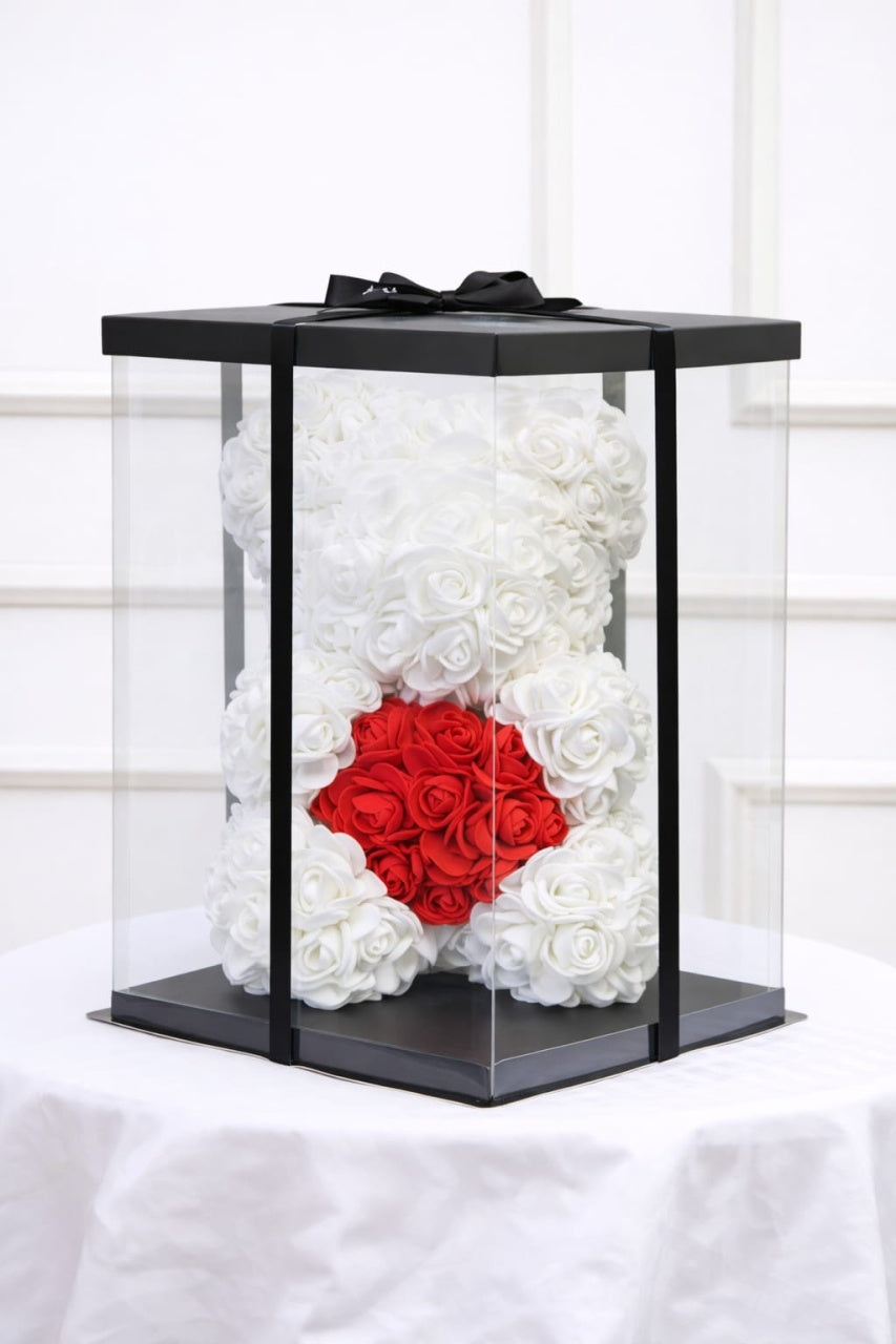 Ursulet decorativ din trandafiri din spuma alb cu inima rosie in cutie transparenta