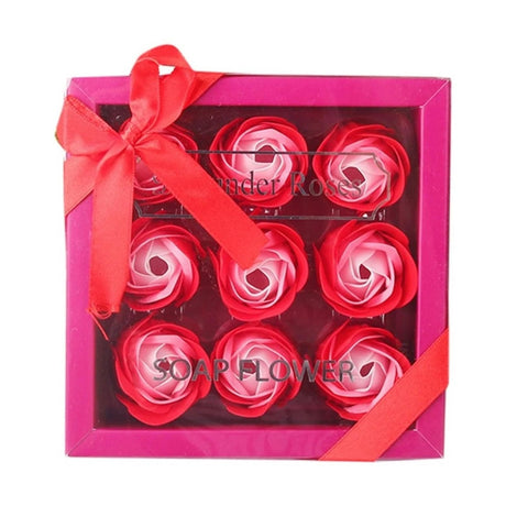 Aranjament trandafiri din sapun rosu si roz in cutie eleganta cu capac transparent