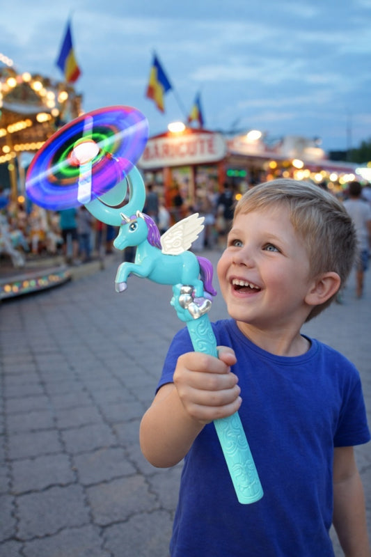 Bagheta cu elice rotativa, lumini LED si sunete, figurina unicorn albastru 35 cm