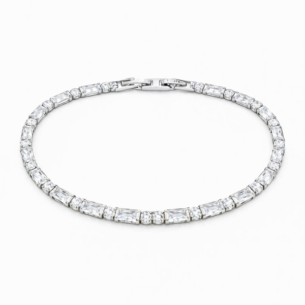 Bratara eleganta Roxe argintie cu cristale mixte, design modern si stralucitor, 18 cm