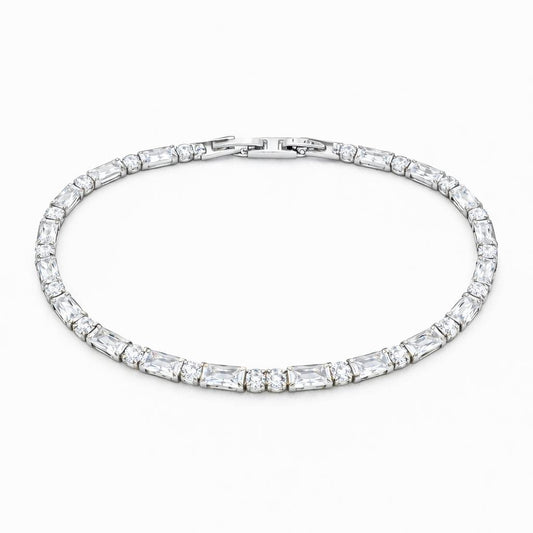 Bratara eleganta Roxe argintie cu cristale mixte, design modern si stralucitor, 18 cm