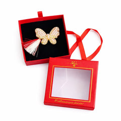 Brosa Martisor 5cm, Fluture pretios, in cutie gentuta 7x7 cm cu fereastra, cadou 1 Martie