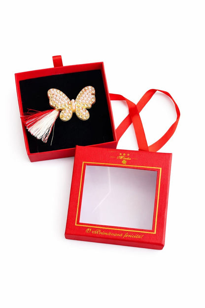 Brosa Martisor 5cm, Fluture pretios, in cutie gentuta 7x7 cm cu fereastra, cadou 1 Martie