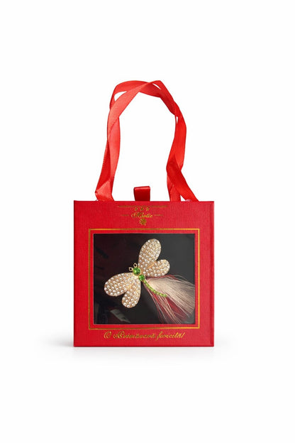 Brosa Martisor 5cm, Libelula cu cristale, in cutie gentuta 7x7 cm cu fereastra, cadou 1 Martie