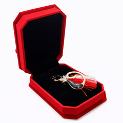 Brosa Martisor Pisica Neagra cu Snur Traditional, Accesoriu Elegant de Primavara