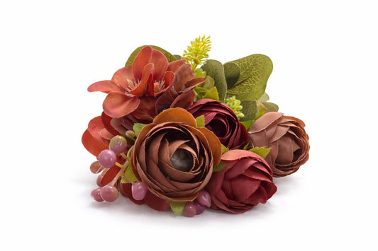 Buchet artificial maro cald cu trandafiri si camelie pe fir gros 30 cm