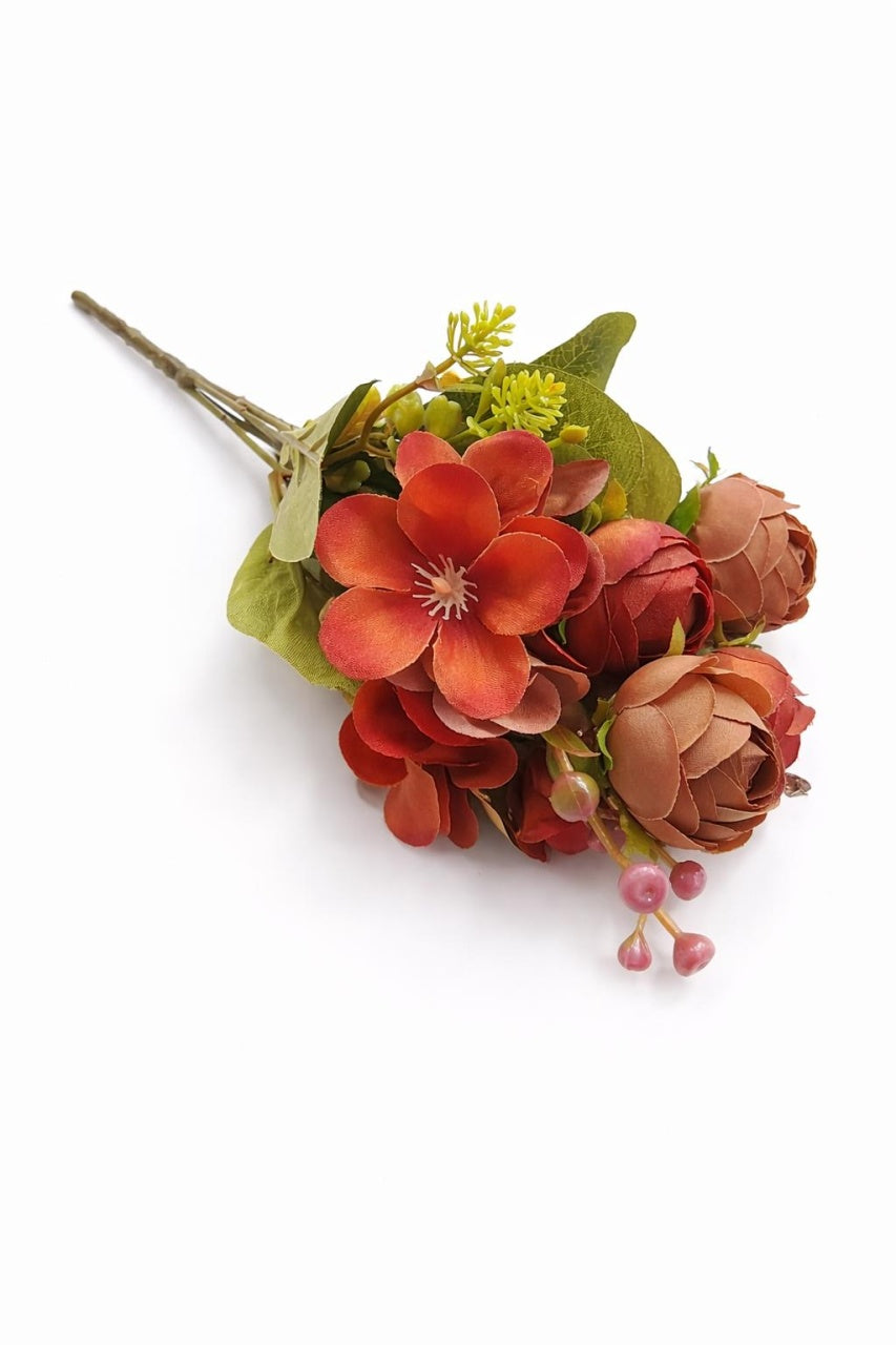 Buchet artificial maro cald cu trandafiri si camelie pe fir gros 30 cm