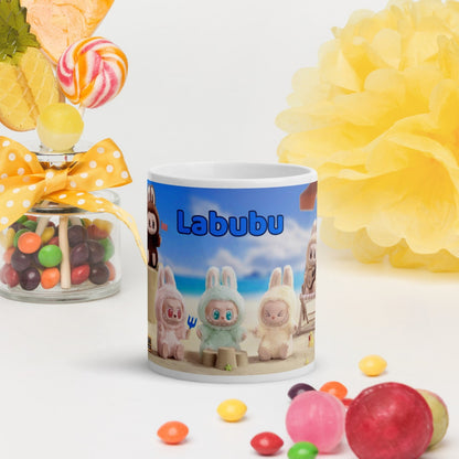 Cana ceramica 330 ml cu model Labubu pe plaja