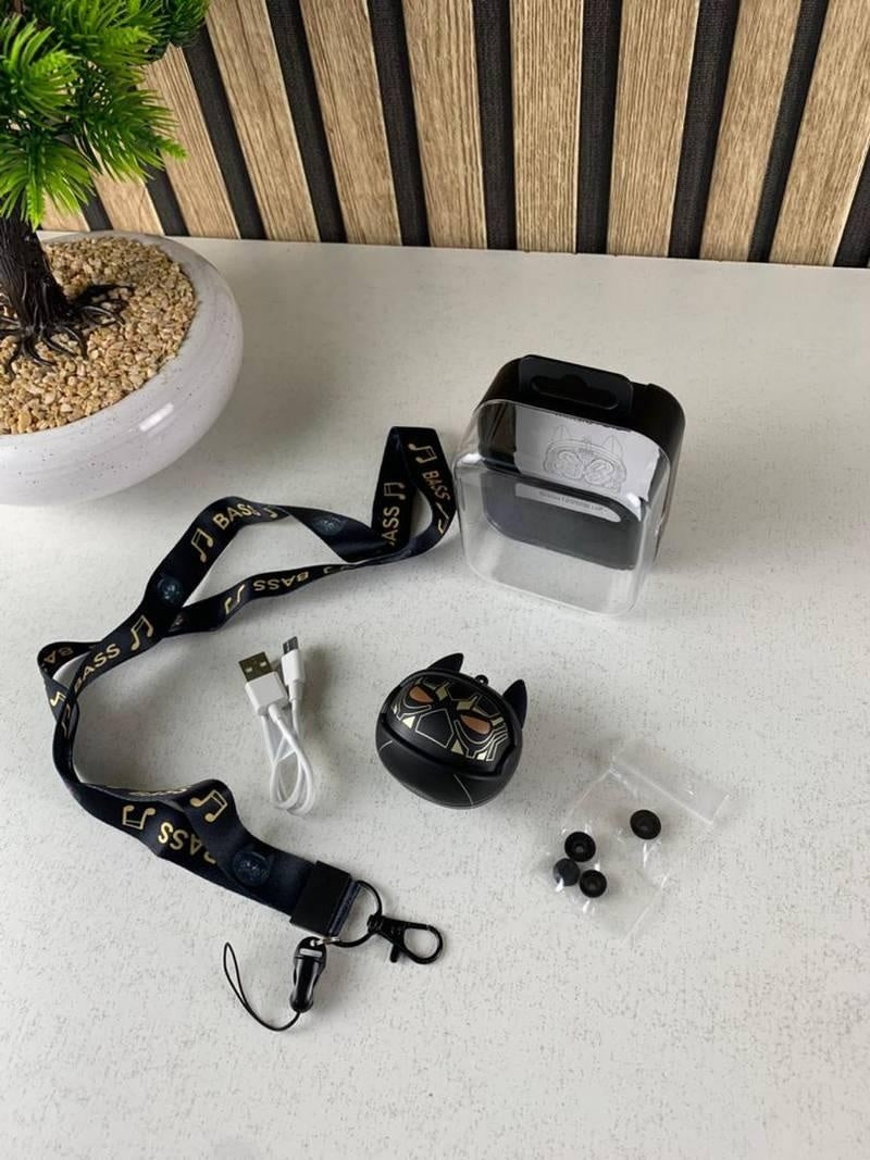 Căști wireless Bluetooth TWS design pisică futuristă și breloc, încărcare USB-C, negru
