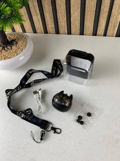 Căști wireless Bluetooth TWS design pisică futuristă și breloc, încărcare USB-C, negru
