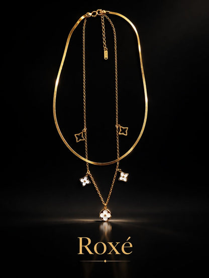 Colier auriu Roxé stratificat cu flori albe elegante, reglabil 42+5.5 cm