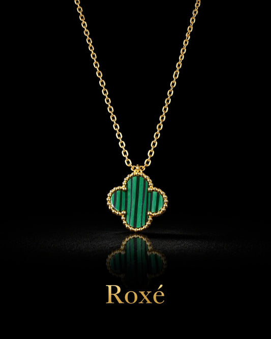 Colier Roxé auriu cu pandantiv trifoi verde cu dungi – material inoxidabil, 40 cm, reglabil
