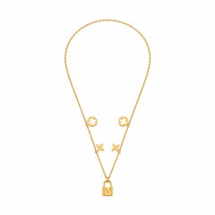 Colier ROXE Golden Lock Elegance – lanț dublu cu simboluri și pandantiv lacăt, design premium, 45 cm