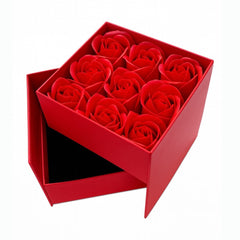 Cutie cadou 11x11x9.5 cm cu 9 trandafiri de sapun rosii, aranjament elegant Forever Love