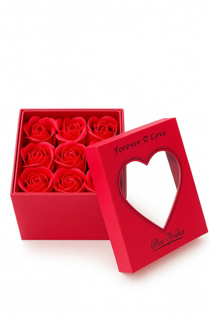 Cutie cadou 11x11x9.5 cm cu 9 trandafiri de sapun rosii, aranjament elegant Forever Love
