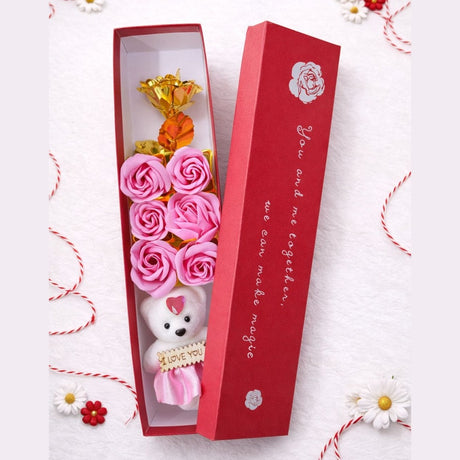 Cutie cadou cu trandafiri roz si ursulet, mesaj I Love You, 33x7x7 cm