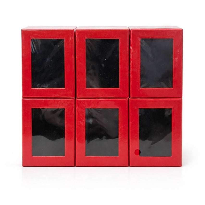 Cutie carton rosie cu fereastra 6.5x8x2.5 cm, interior negru, pentru martisor sau bijuterii
