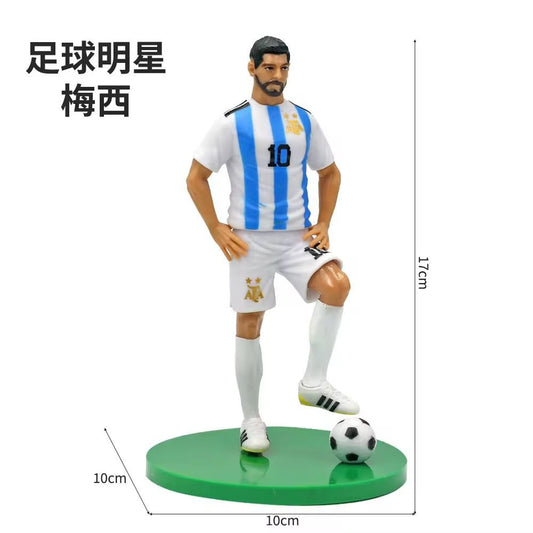 Figurina de colectie fotbalist cu minge si suport, 17 cm