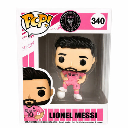 Figurină Fotbalist 16 cm – Echipament Roz, cu Minge de Fotbal