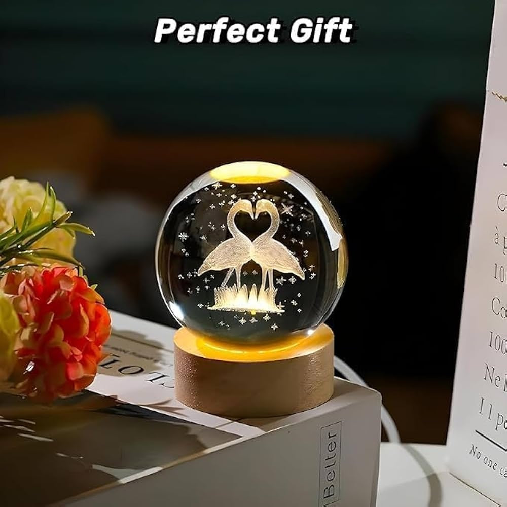 Glob Cristal 3D cu Pasari inima, LED si Baza Lemn, Decor Romantic 6 cm
