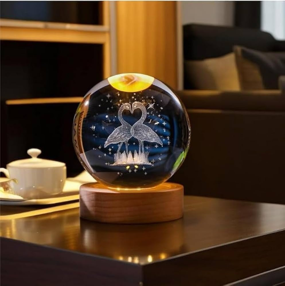 Glob Cristal 3D cu Pasari inima, LED si Baza Lemn, Decor Romantic 6 cm