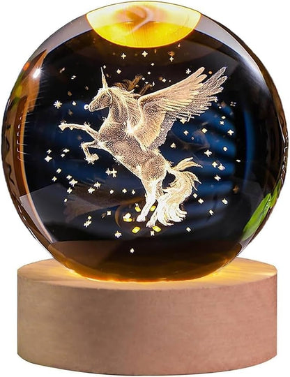Glob Cristal 3D Unicorn Magic cu LED, 10 cm, Baza Lemn, Decor Fantasy