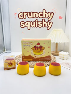 Jucărie Antistres Squishy Budincă Crunchy, Model Desert cu Caramel, Textură Senzorială și Efect Crunchy