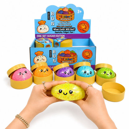 Jucărie Antistres Squishy Dumpling cu Lumini LED, Sclipici și Bile Gel 8,5 cm – Surpriză Colorată pentru Copii