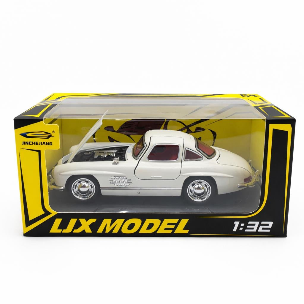 Masinuta clasica coupe aliaj metalic scara 1:32, alba lucioasa, capota deschisa, 2 usi functionale