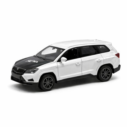 Masinuta metalica SUV alb cu detalii negre, usi deschise, model modern 15 cm